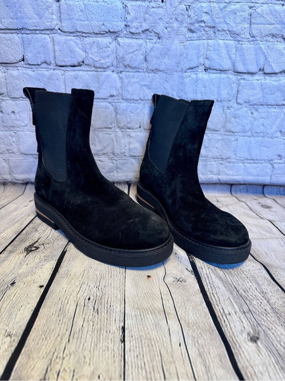 Sarto Black Suede Leather Chelsea Boots Size 7.5B New Capsule Comfy Chic